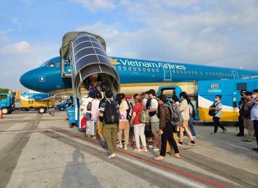 Kinh nghiệm đặt vé máy bay đoàn – Hướng dẫn cho công ty và tour du lịch