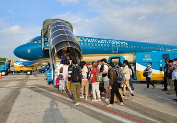 Kinh nghiệm đặt vé máy bay đoàn – Hướng dẫn cho công ty và tour du lịch